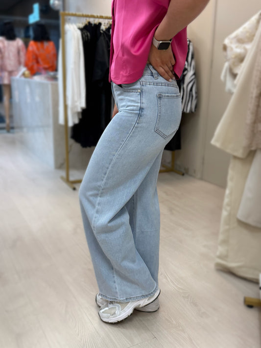 HIGH WAISTED JEANS - LIGHT BLUE