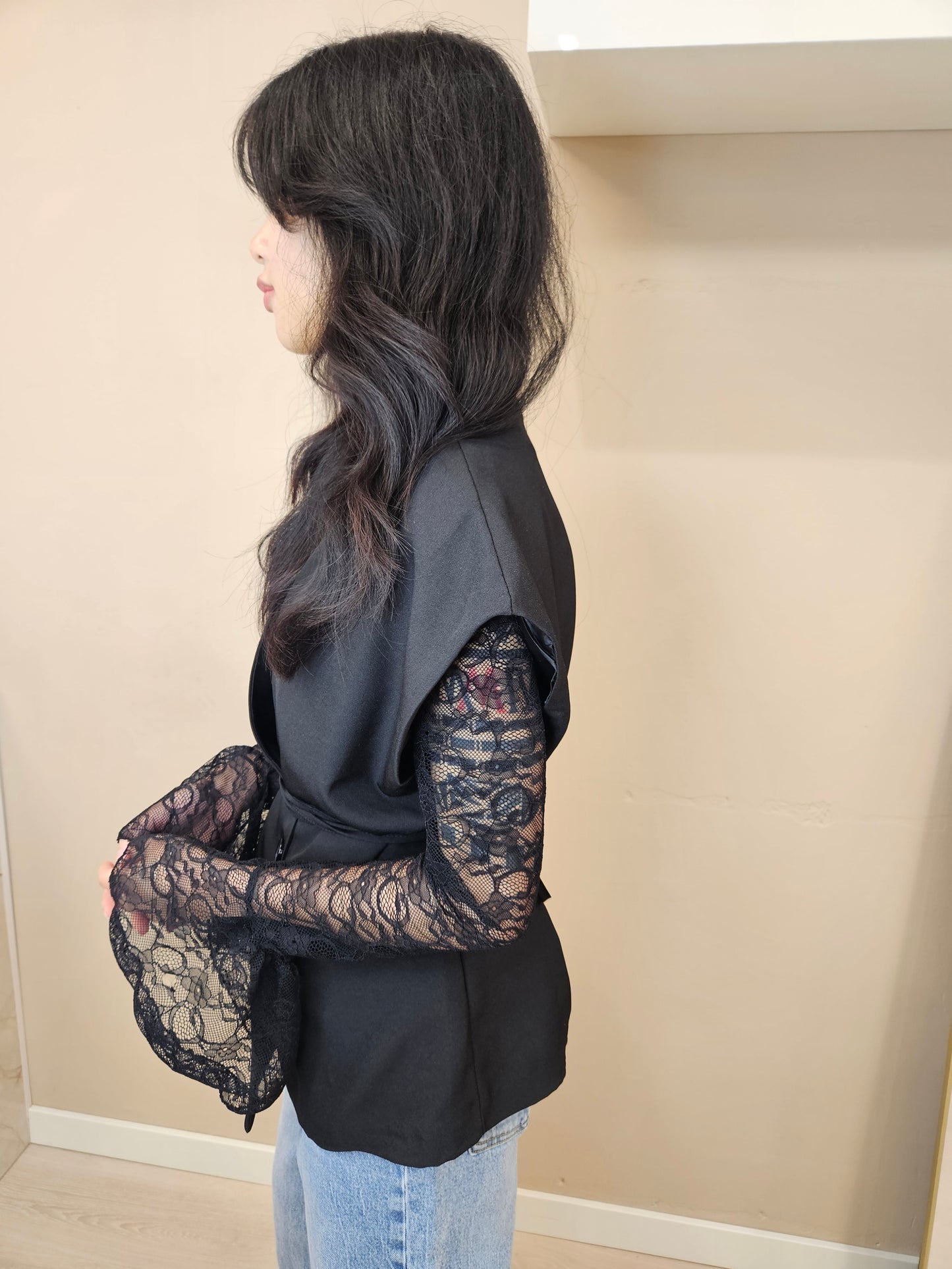 LACE TOP WIDE SLEEVE - BLACK
