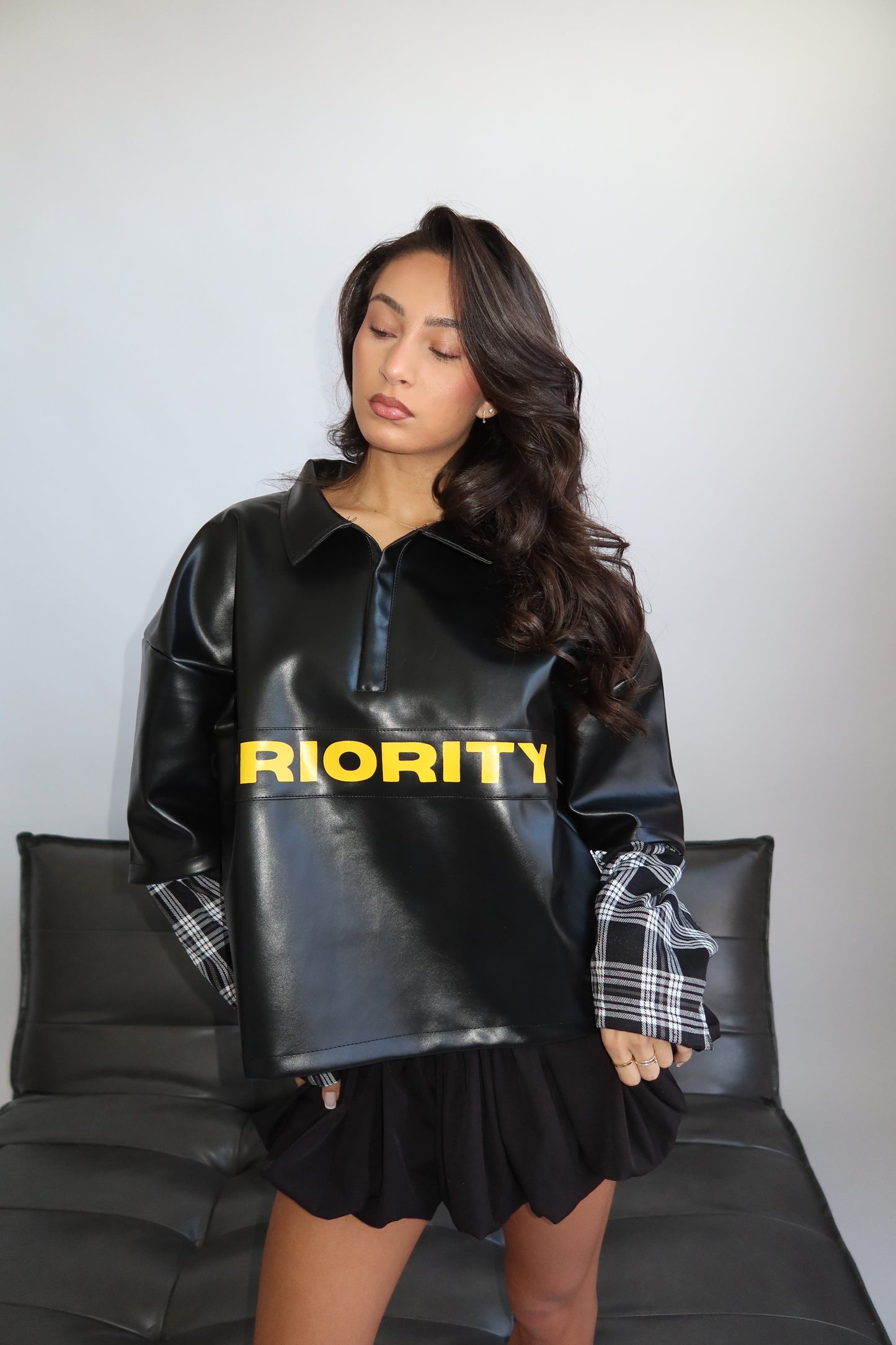 Priority leather top - black