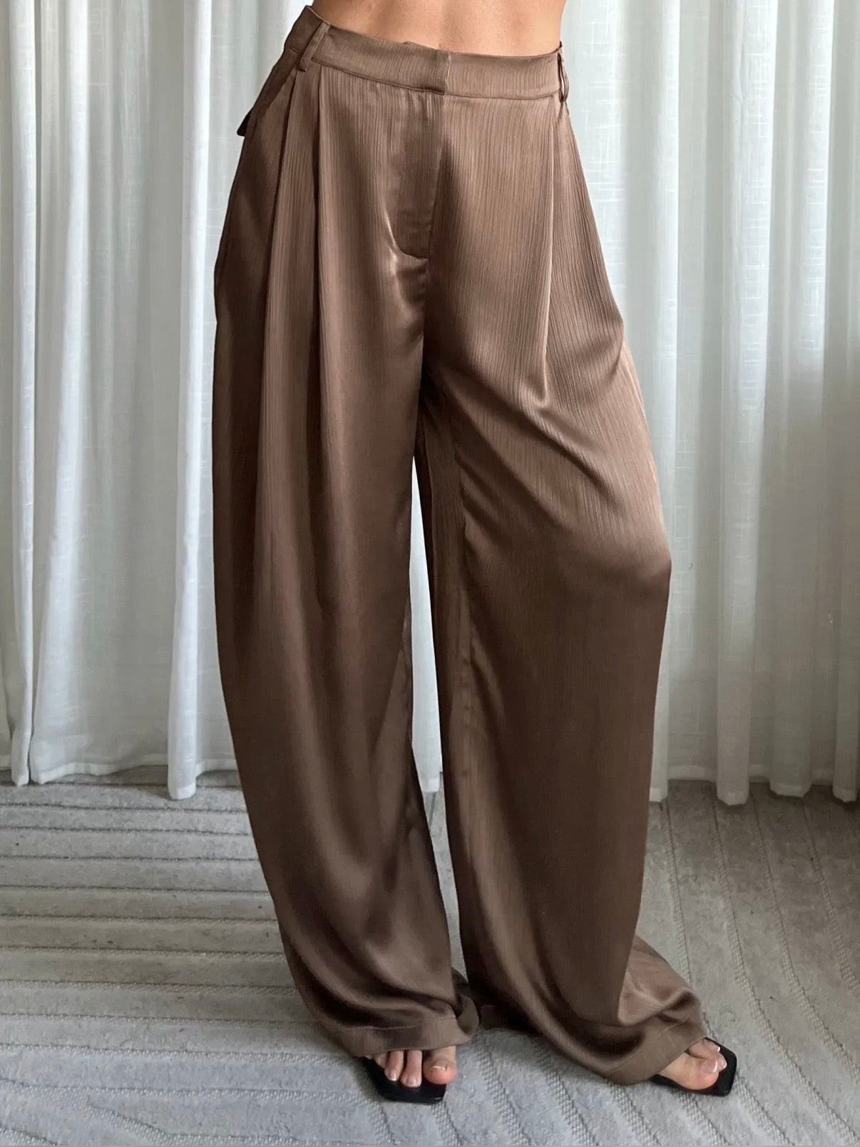 Flowy satin trouser brown