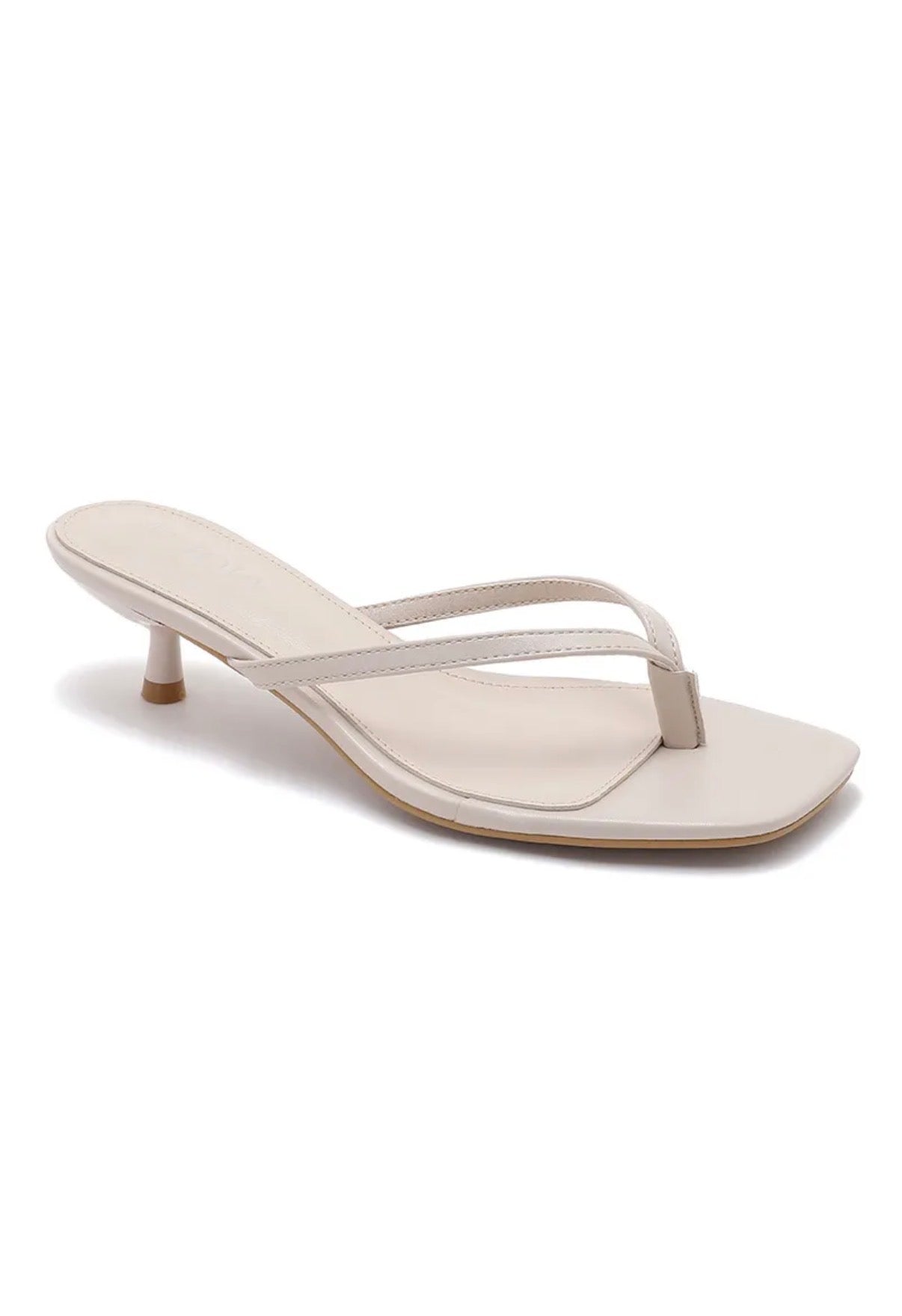 Square heeled flip-flops beige