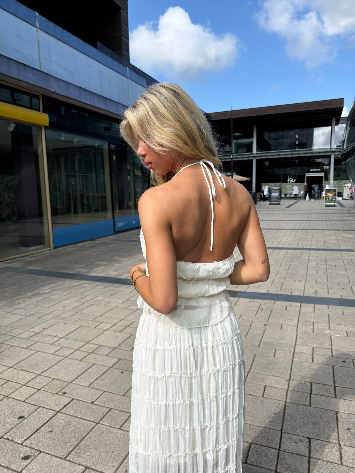 Distressed top cream