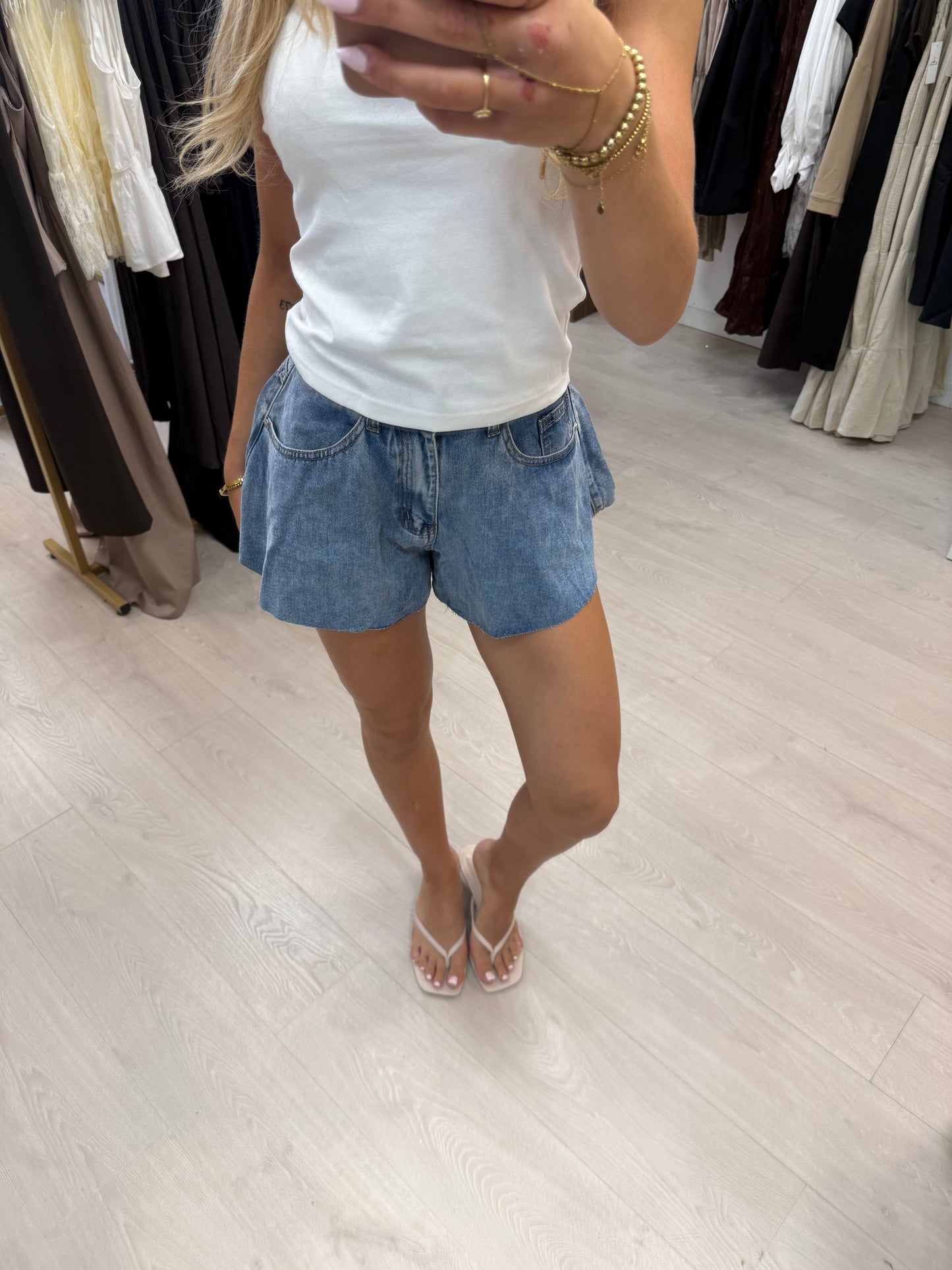 Flared denim short
