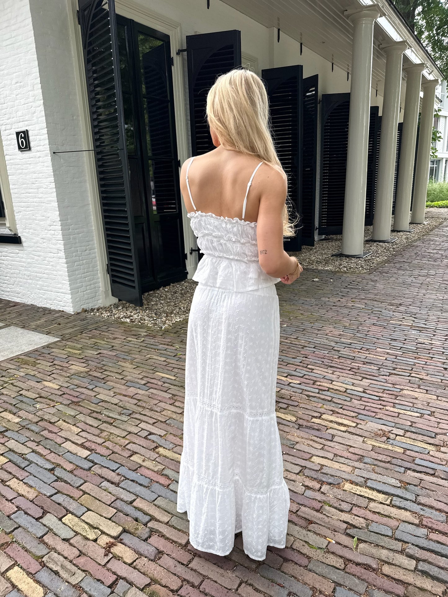 Embroidered skirt white