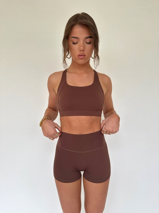 Ease short chestnut