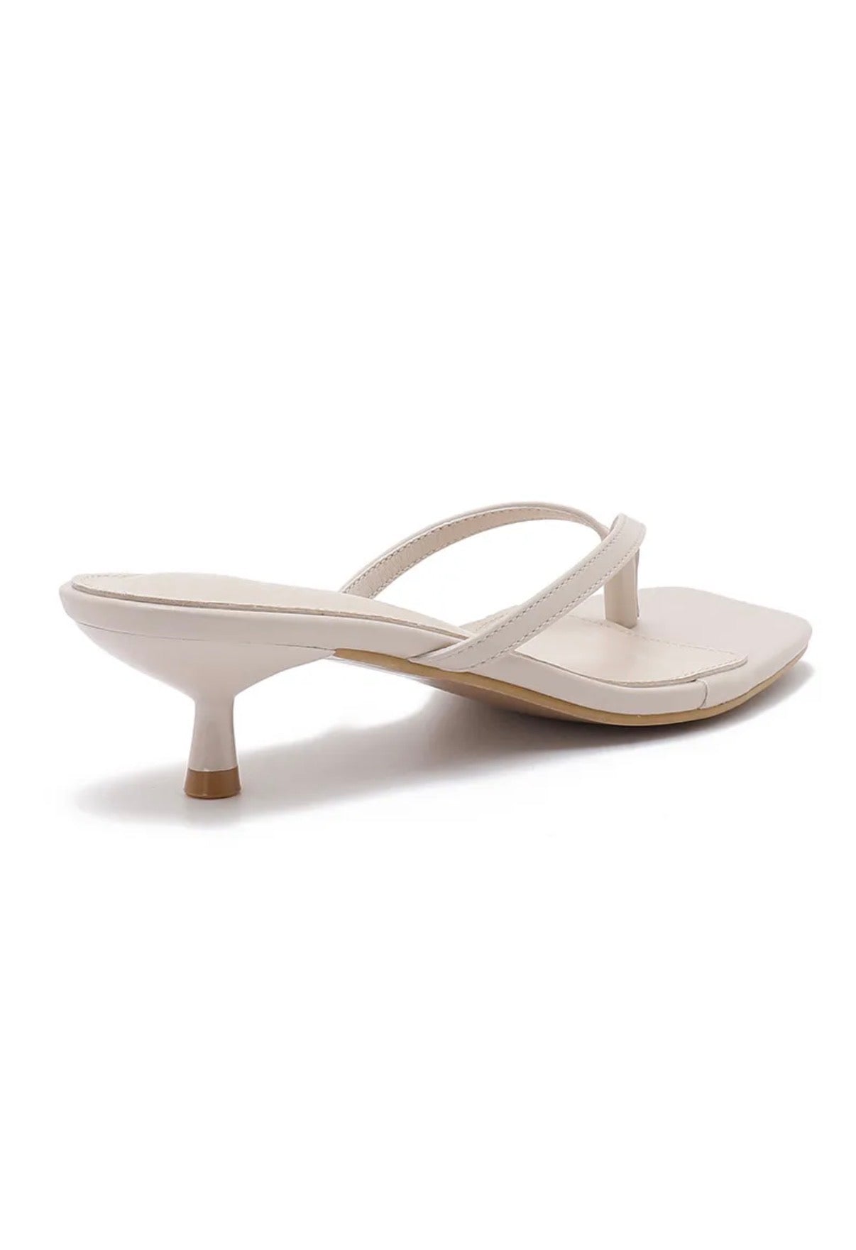 Square heeled flip-flops beige