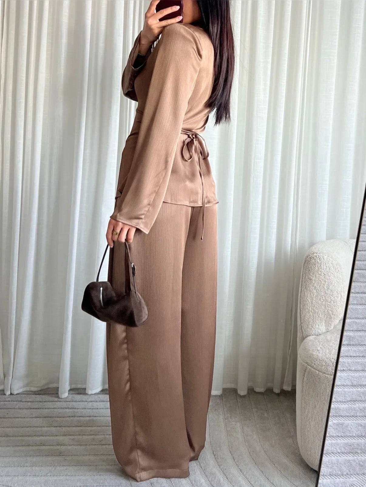 Flowy satin blazer brown
